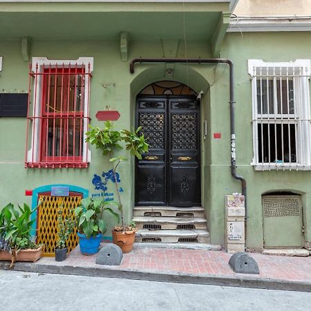 Renovated Apartment At The Heart Of Istanbul With Huge Terrace Exterior photo