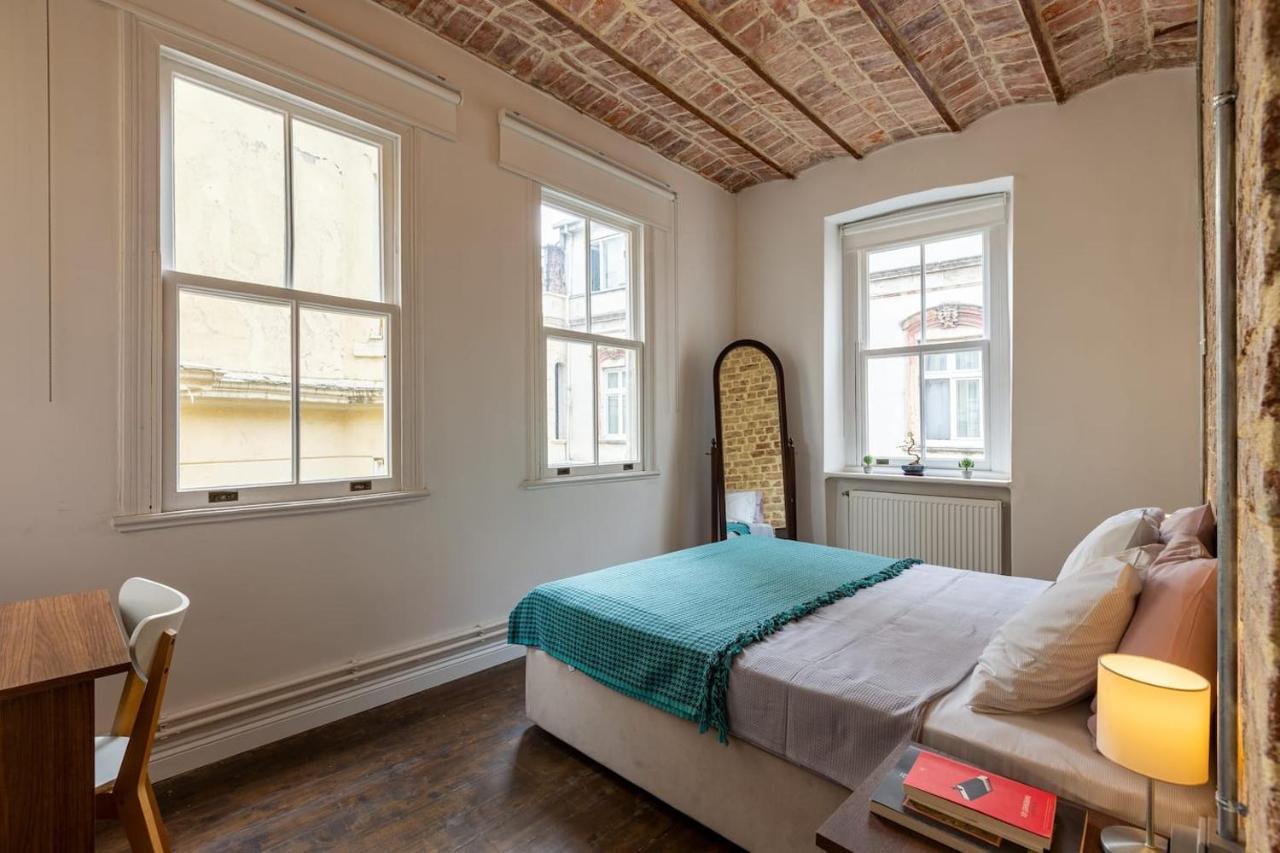 Renovated Apartment At The Heart Of Istanbul With Huge Terrace Exterior photo